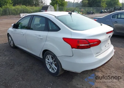 2016 Ford Focus Se z USA, uszkodzony, nr VIN 1FADP3F2XGL377974